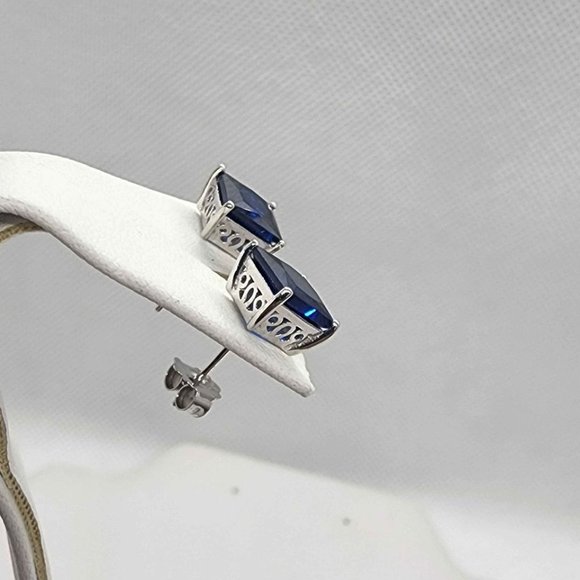 NEW Sterling Silver 925 Royal Blue GemStone Studs - Earrings - Picture 2 of 4